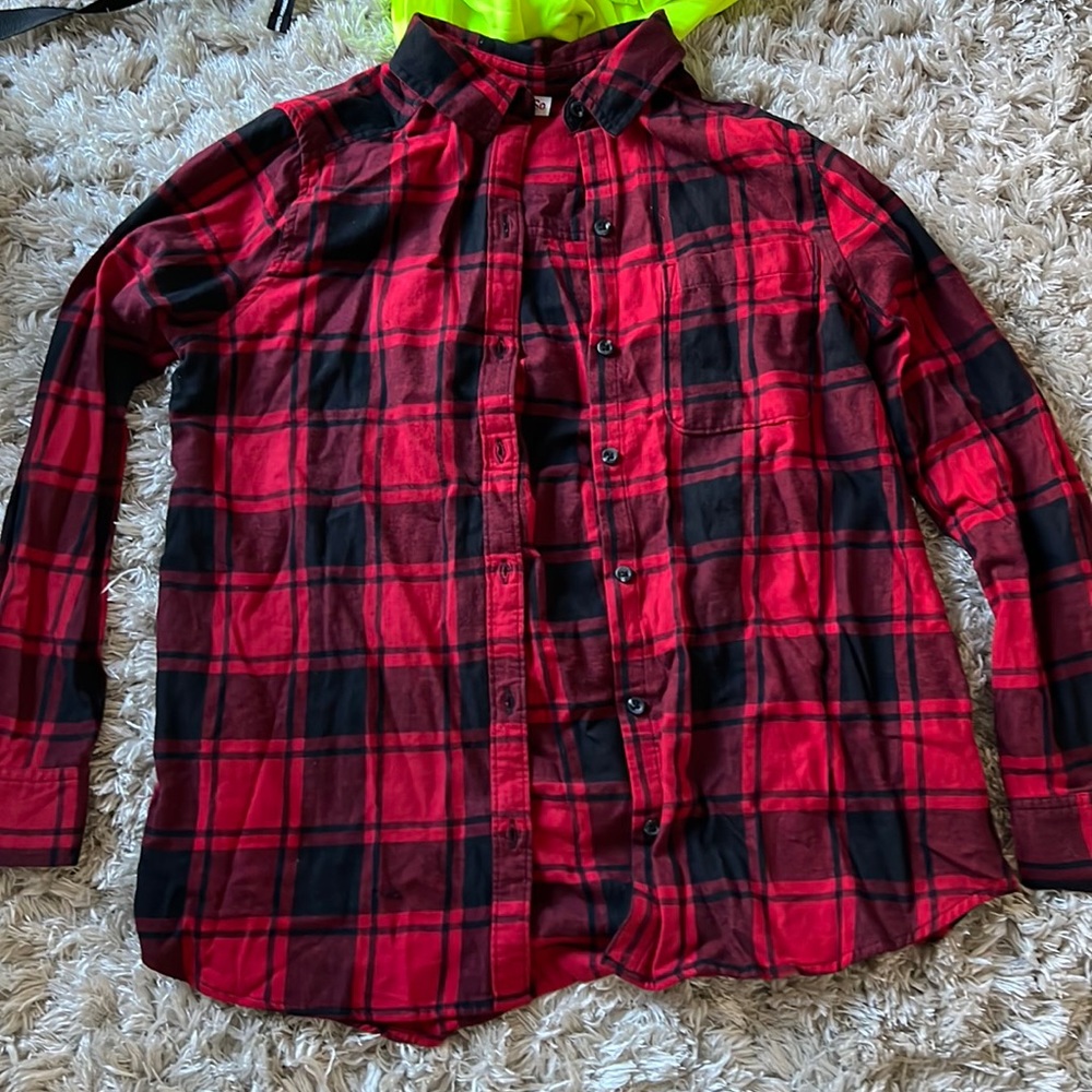 this is a red and black flannel super comfy!